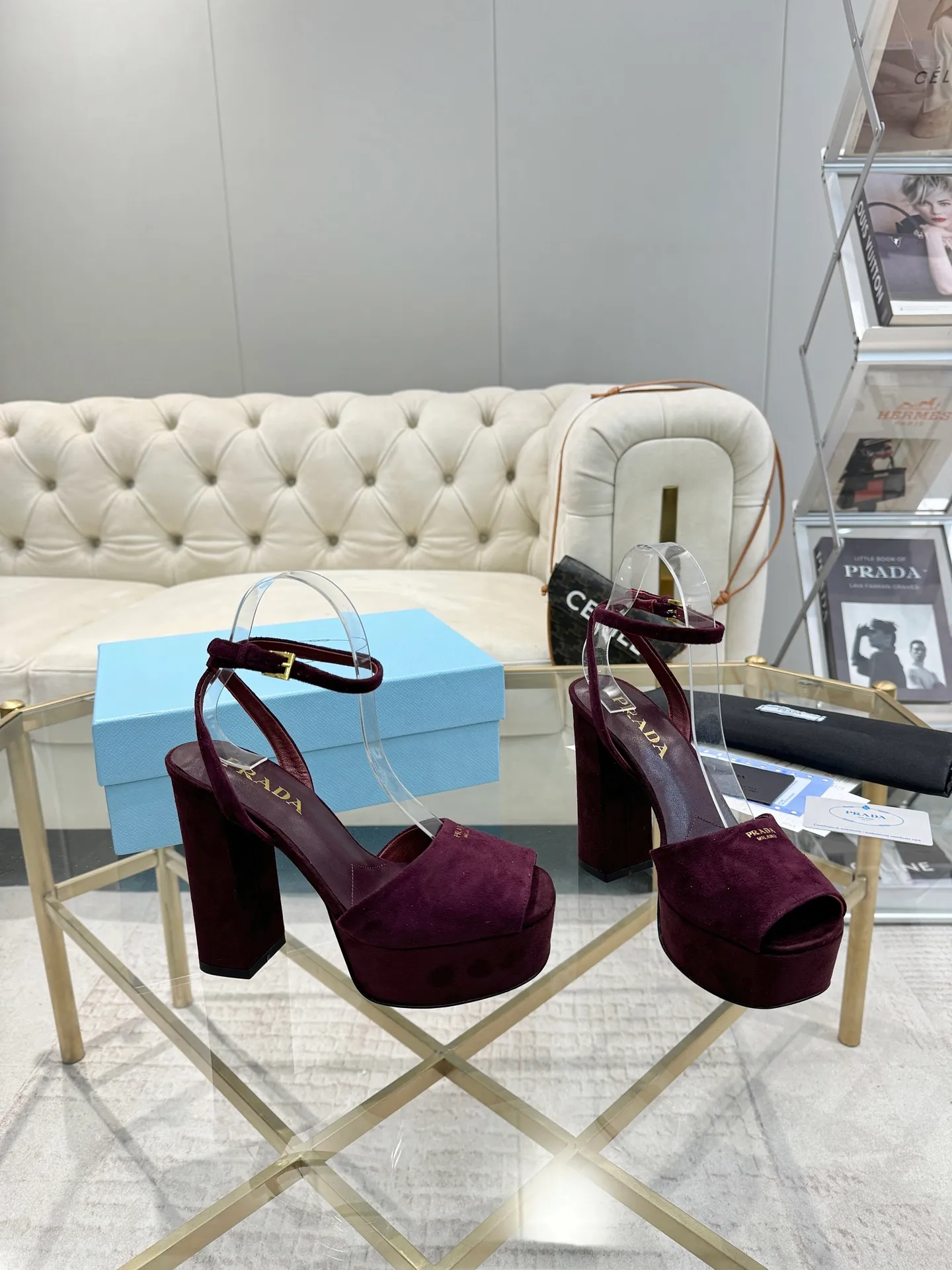 👟👟Ex-factory price 600👟👟 (imitation leather bottom-20) New arrival 👉Ready stock👈Remove the original board and make a 1:1 replica‼ ️The highest version ✅ Prada's early spring catwalk hot style 😘The latest spring style thick square toe water platform series (genuine leather outsole), (simulated leather sole) goddess must-have for super beautiful feet 👉The upper is made of imported original calfskin, soft and textured, lining + foot pads, imported sheepskin lining, breathable and comfortable, private model water platform, heel, water platform 3.5M, heel height 12M Code number 35M-39M (34 40 41 42 43 is custom-made and cannot be returned or exchanged)